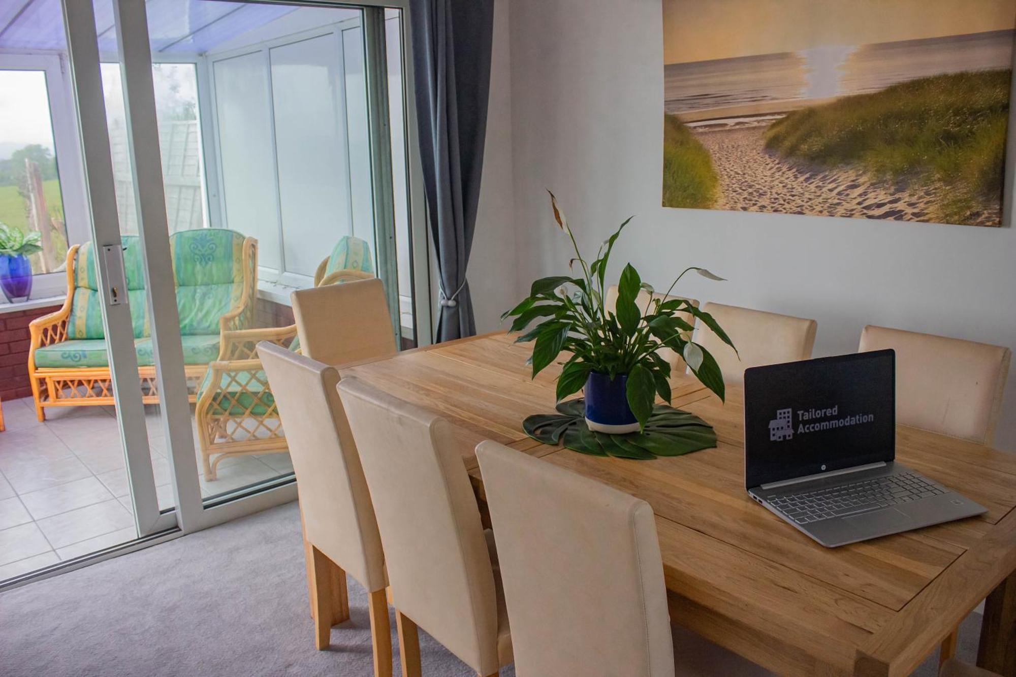3-bedroom - Close To M4 & Private Off-road Parking